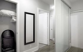 Skyline Suites - Walk To Mtcc, Acc, Rogers Centre & Entertainment District